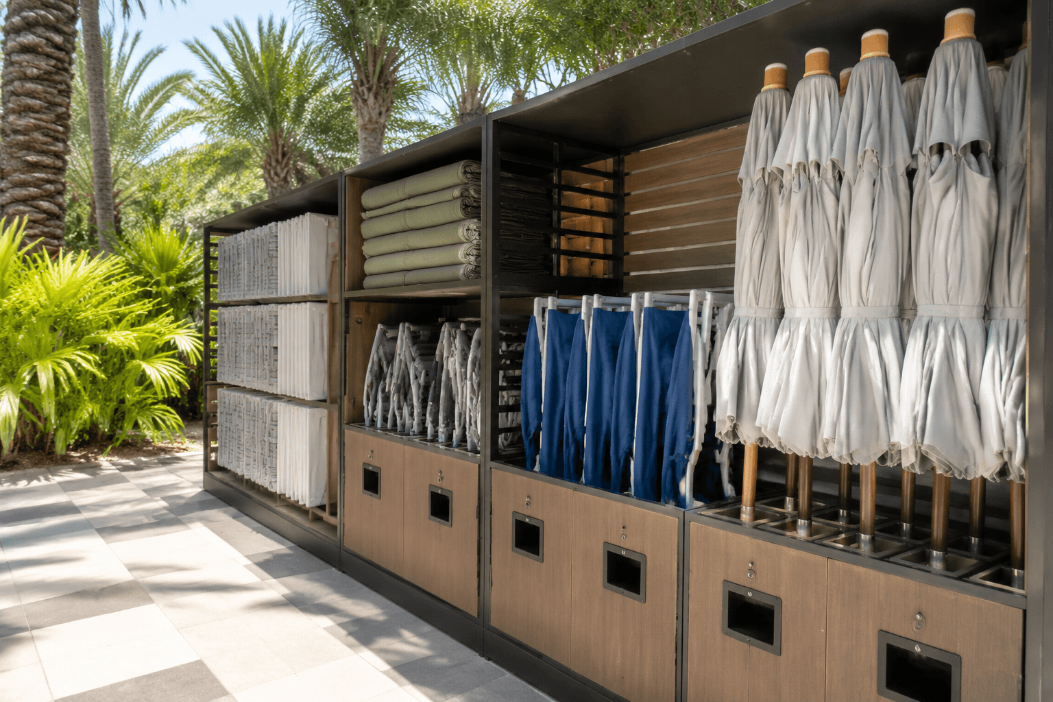 Beach Gear Storage Net illustration